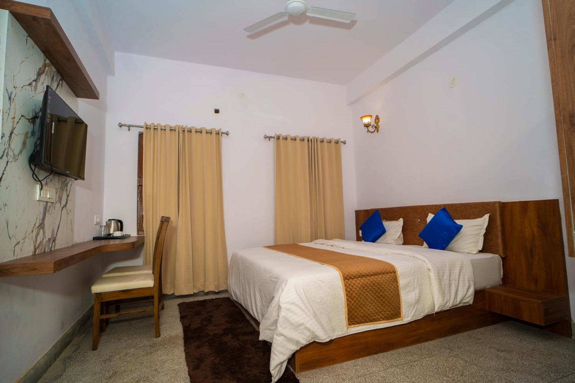 Devdarshan Hotel & Restaurant ウダイプル エクステリア 写真