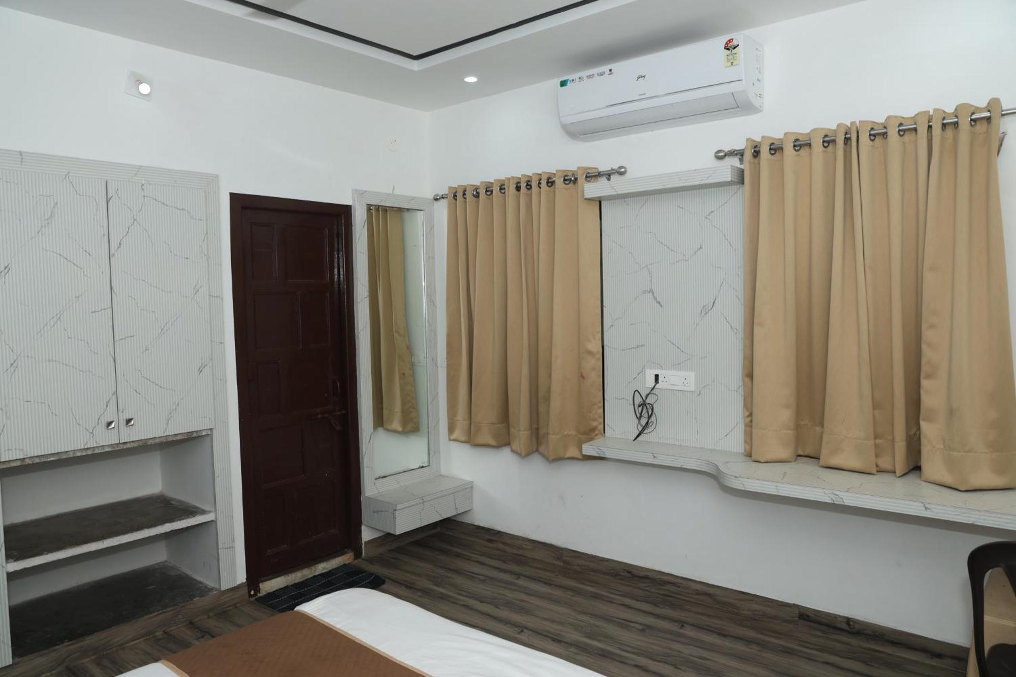 Devdarshan Hotel & Restaurant ウダイプル エクステリア 写真