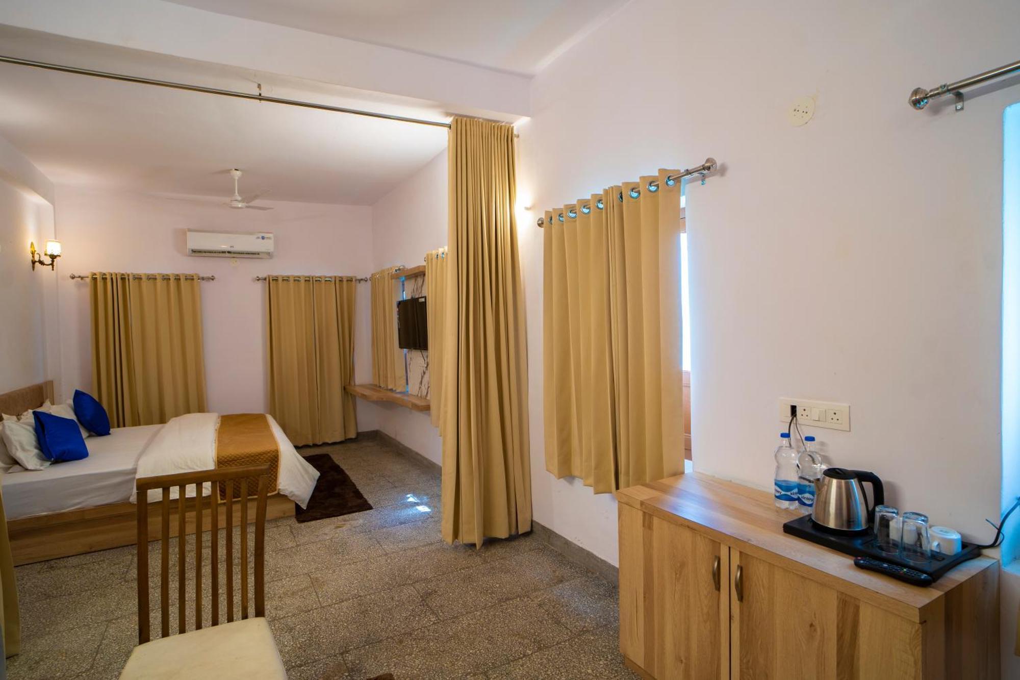 Devdarshan Hotel & Restaurant ウダイプル エクステリア 写真